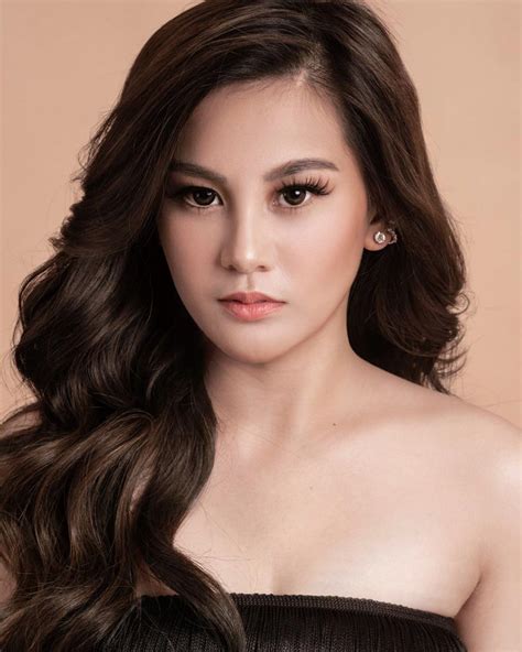 Meet new sexy star, Cloe Barreto 